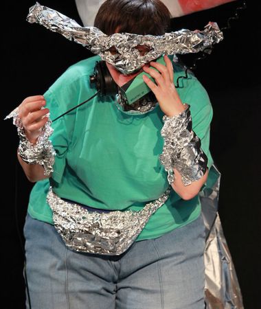 Denise Wintsch: REGULA - ALLE TAGE SIND ALLTAGE - Theaterstück über das Erfinden und Finden des Glücks